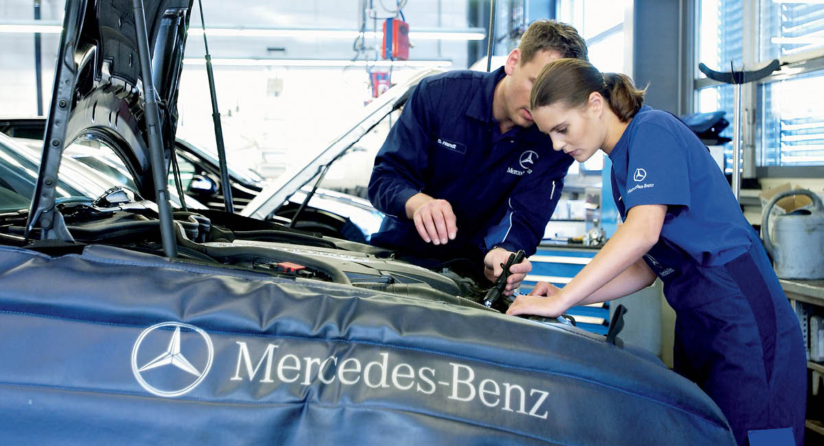 PKW-Service in einer Mercedes Benz Werkstatt | ASTALLER